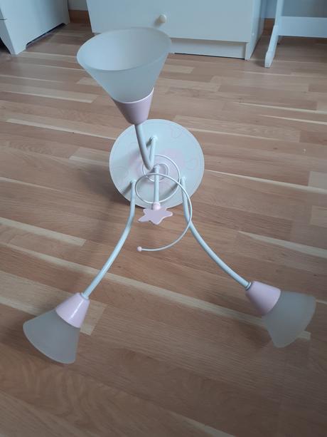 Luster a lampa na stolík,