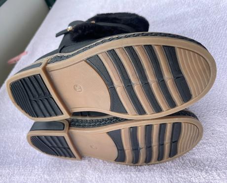 Kožušinkové čižmy, 32