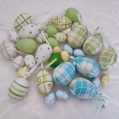 Rôzne dekorácie, kvetináče, súpravy, svietmiky,, 