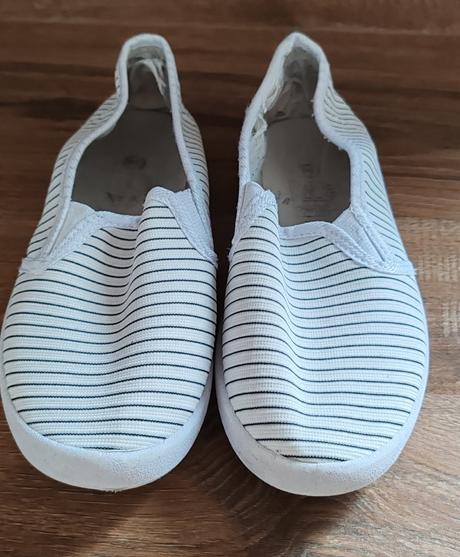 Papuce, 36