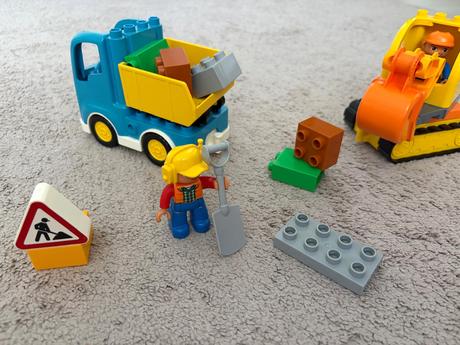 Lego duplo bager a auto,