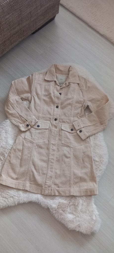 Kabát z menčestru, zara,128