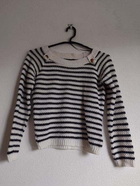 Pásikavý čierno-biely svetrík, camaieu,s