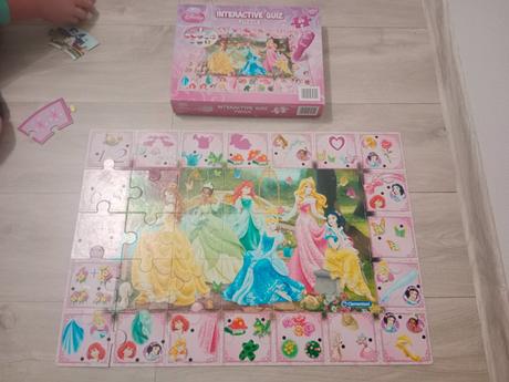 Interaktívny kvíz, bez pera,super stav,