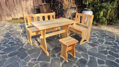 Predám drevenú súpravu stôl, lavice, 
