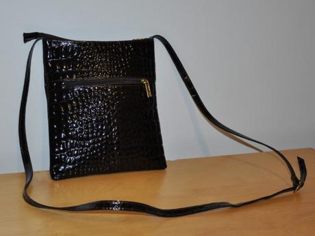 Kozena stylova kabelka cez plece,