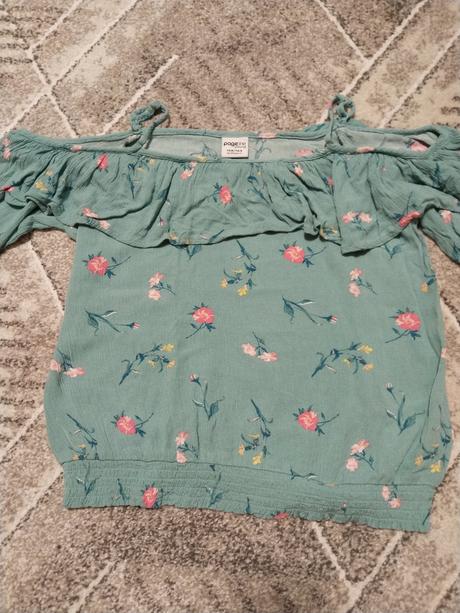 Kvetinová blúzka, 158