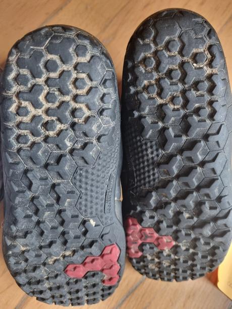Vivobarefoot tracker 35, vivobarefoot,35