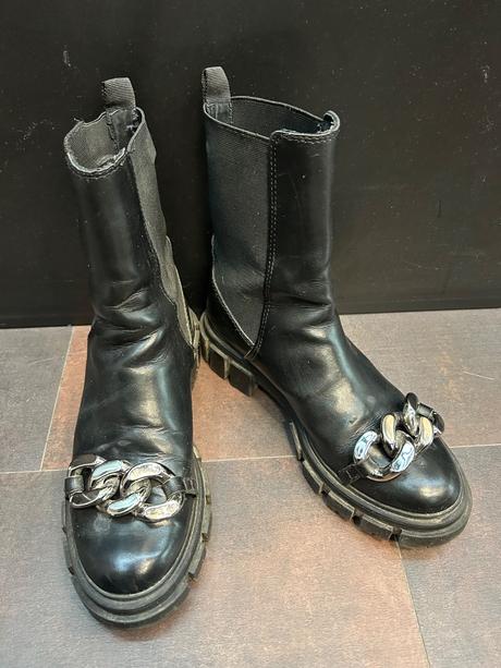 Čižmy, stradivarius,37