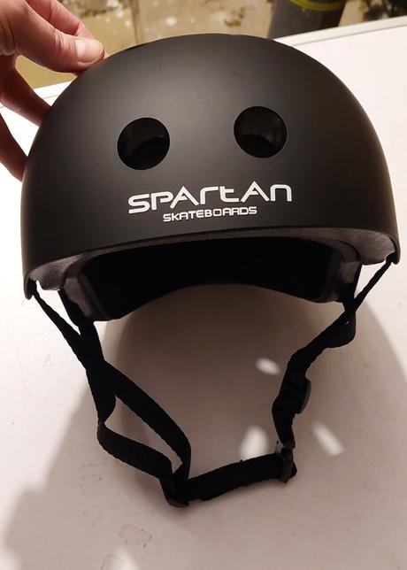 Skejt prilba l, 