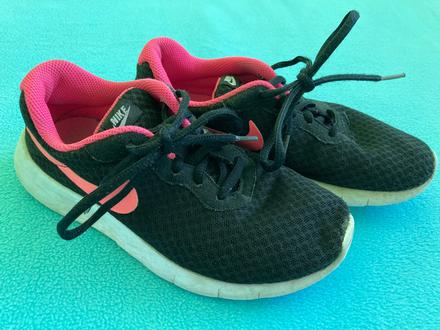 Dievcenske tenisky nike c. 35, nike,35