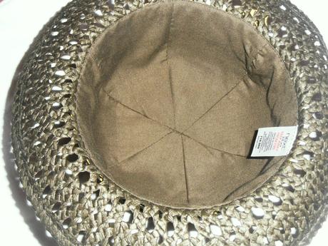 Klobúčik pre slečny, next,104