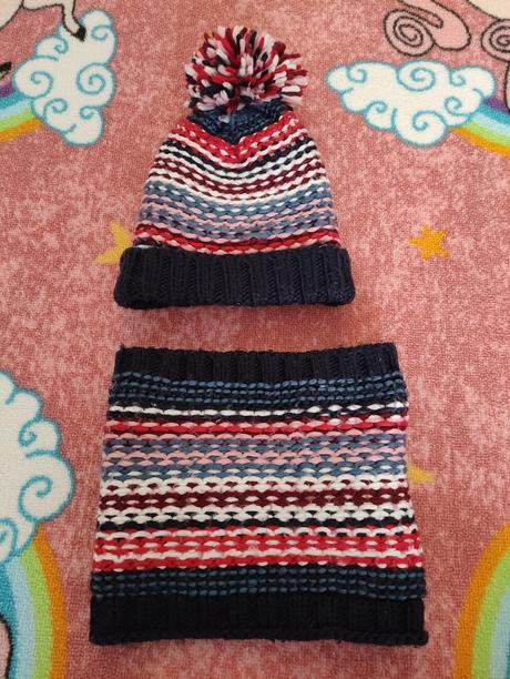 Predamv detsku  teplu ciapku a nakrcnik spolu, 56