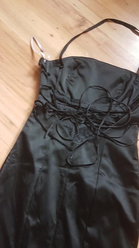 Nádherné šaty so šnurovačkou vzadu zn oasis, s