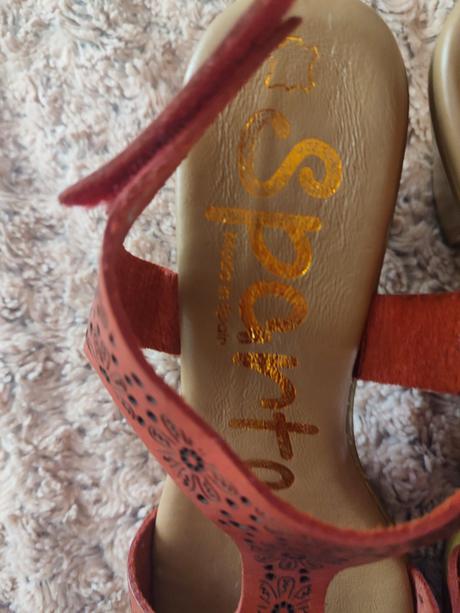 Kožené sandálky, 39