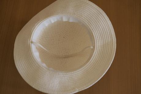 Dievčenský klobúk, 134