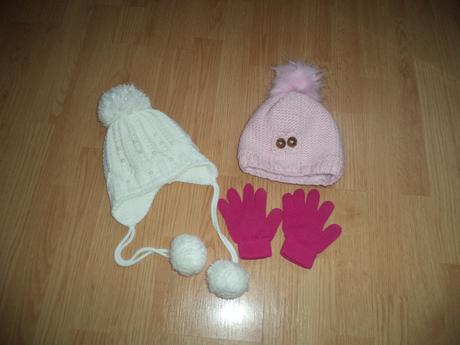 2 zimné čiapky 50-52 a rukavičky, 50