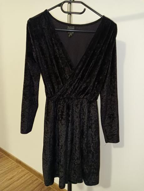 Čierne zamatové šaty, s