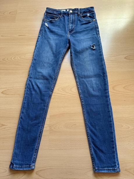 Rifle značky bershka, bershka,s