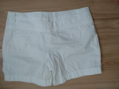Biele sortky, esprit,m