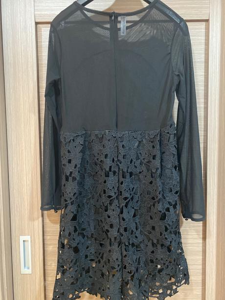 Krajkové šaty čierne, m