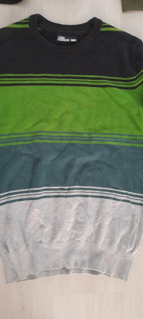 Takmer nové zn.mikiny z rakúska, nosené občasne, z, m