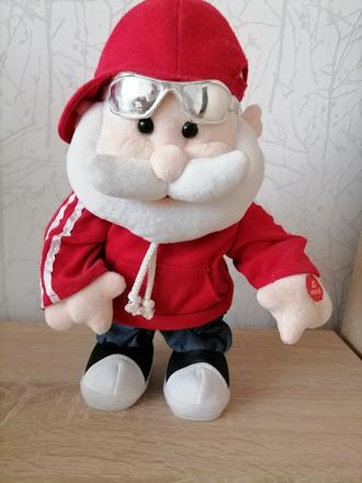 Mikuláš - tancujúci, spieva,