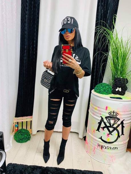 Čierne trhané rifle, s