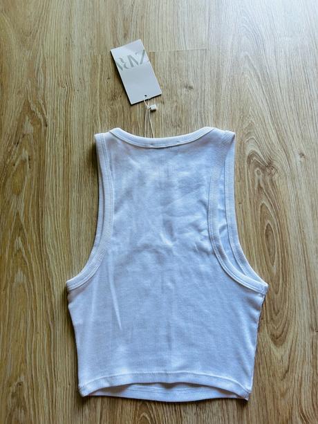 Skvelé vrúbkované crop tielko značky zara, zara,s