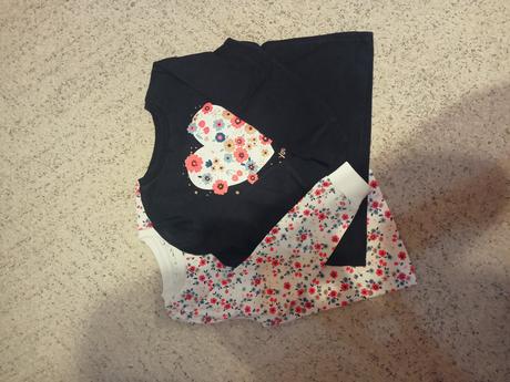 2x krásne mikiny respektíve tričká, c&a,122