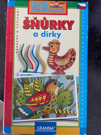 Navliekanie šnúrok-motorika, 