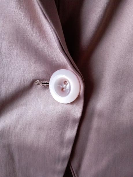 Krásne metalické sako, s