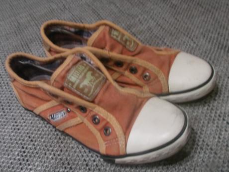 Bezchybne tenisky, mustang,35