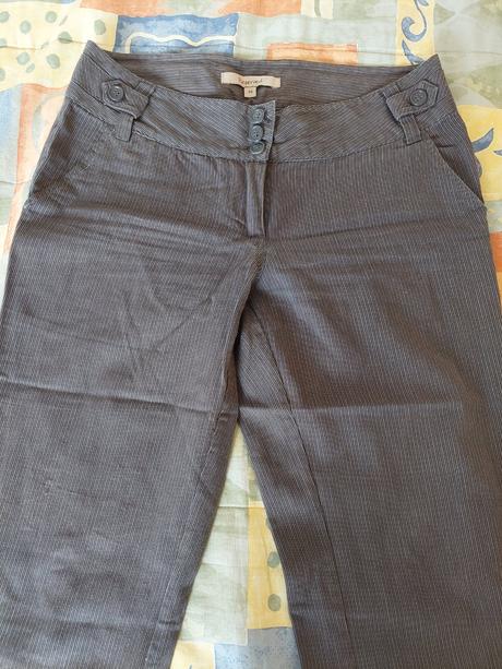 Nohavice tmavosede, pod kolena, 36, zn. reserved, reserved,36