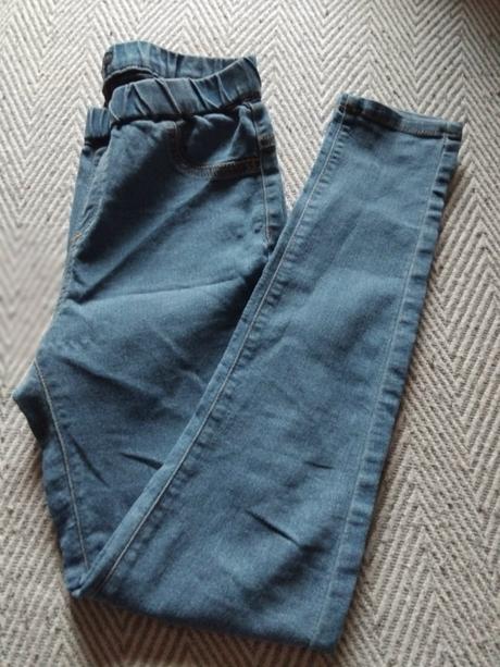 Modre džeginy, reserved,152