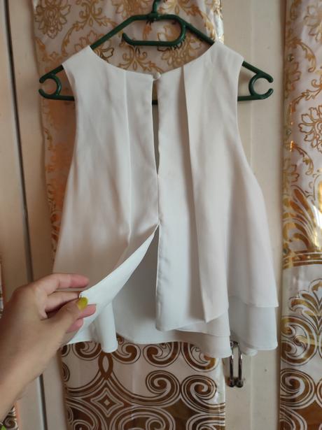 Volánový blúzkový top, 32