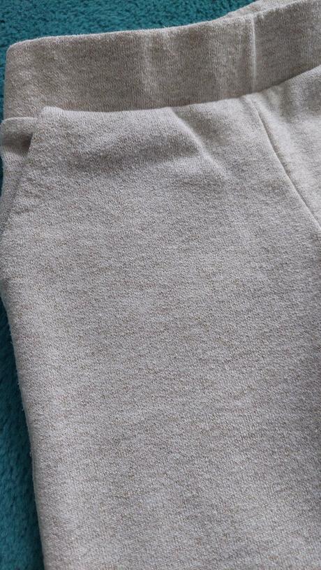 Zlaté tepláky c&a, c&a,92