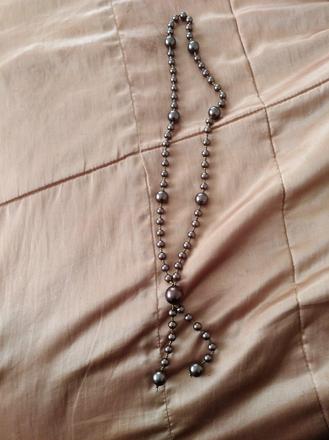 Hnedý náhrdelník, 