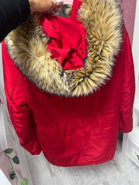 Červená zimná bunda s kožušinou, m