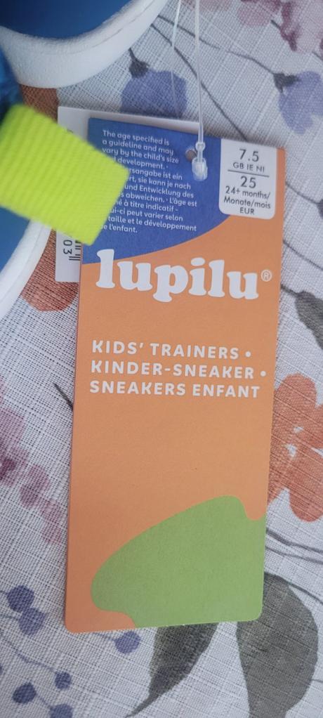 Tenisky nové, lupilu,25
