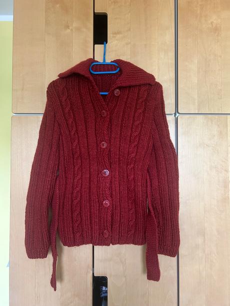 Škoricový ručne robený sveter, 146