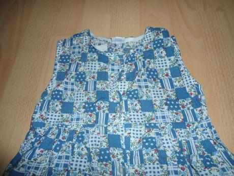 Modre tenke saty, 104