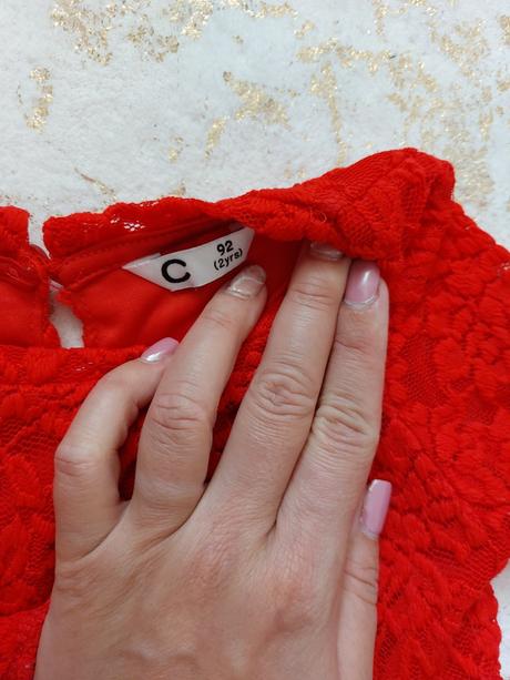 Krasna čipkované bluzka, 86