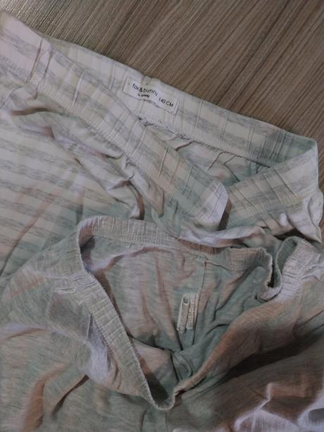 2x pyzamkove nohavice, 134