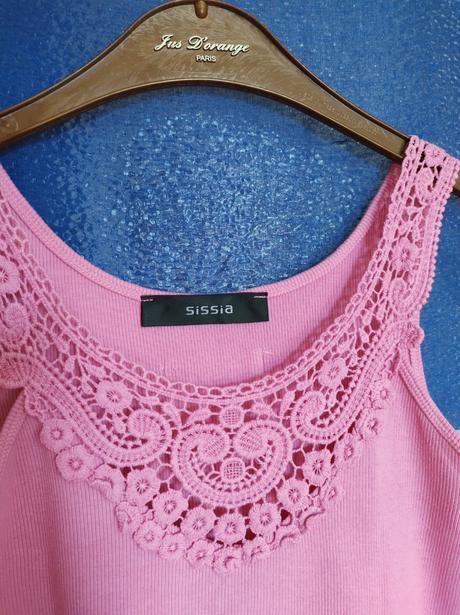 Tielko s krajkovými dekoltom, m