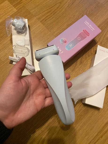 Nový dámsky holiaci strojček, 