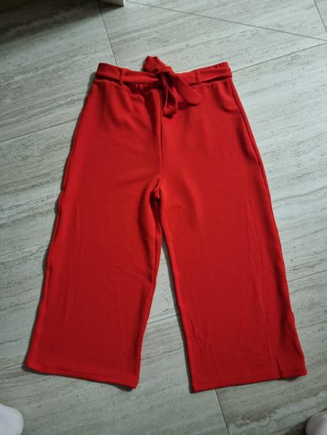 Cervene 3/4 nohavice, takko,m