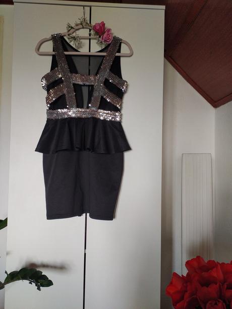 Čierne mini šaty, m