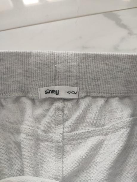 Chlapčenské tepláky, sinsay,140