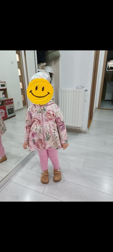 Dievčenský kabátik, 98